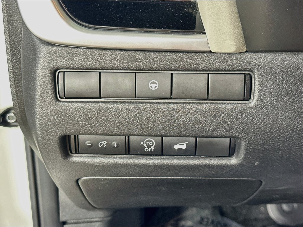 Used 2023 Nissan Rogue SL AWD/4WD image 24