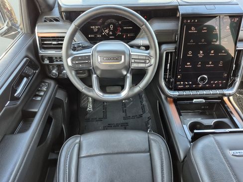 Used 2025 GMC Yukon XL Denali AWD/4WD image 14