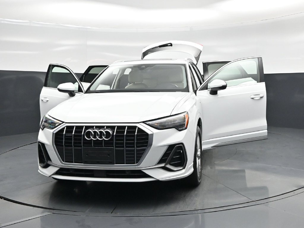 Used 2021 Audi Q3 2.0T Premium w/ Convenience Package AWD/4WD image 28