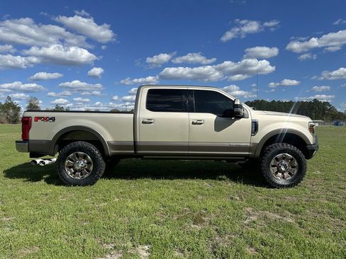 Used 2018 Ford F250 Lariat w/ Lariat Ultimate Package image 4