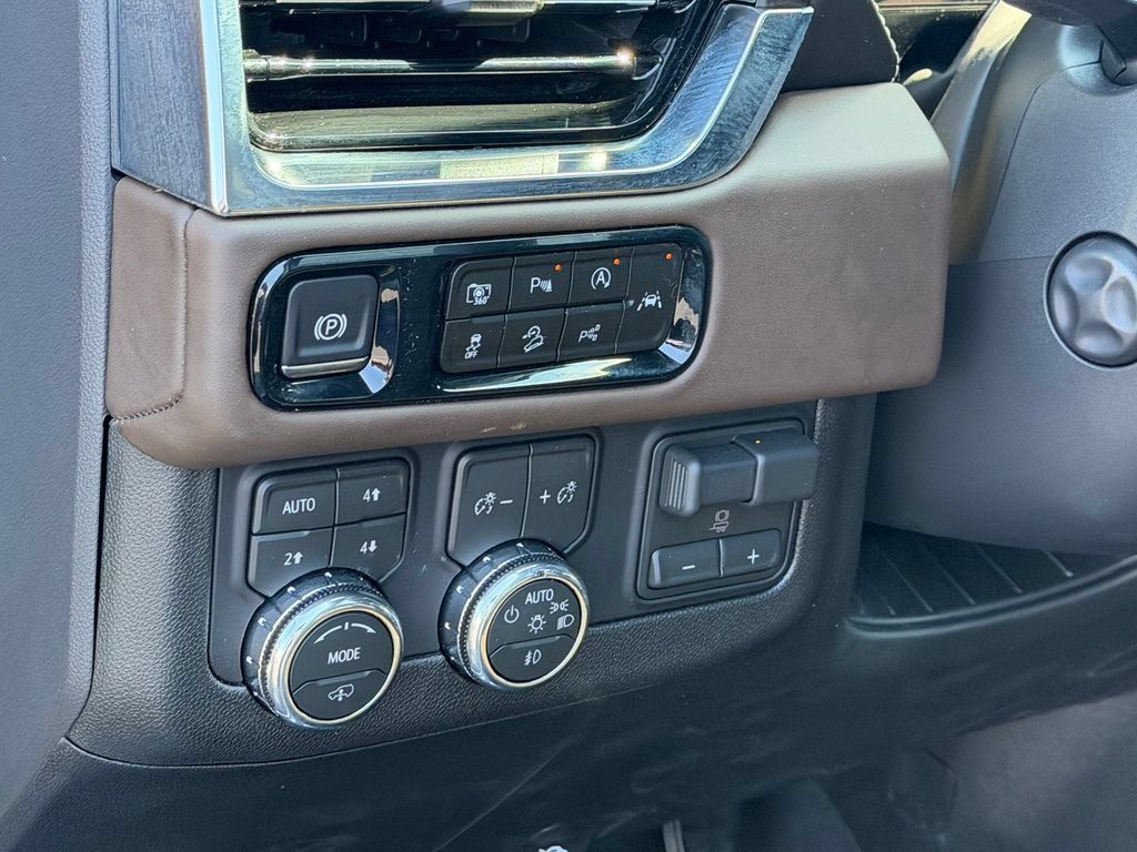 New 2026 GMC Yukon XL Denali Ultimate AWD/4WD image 40
