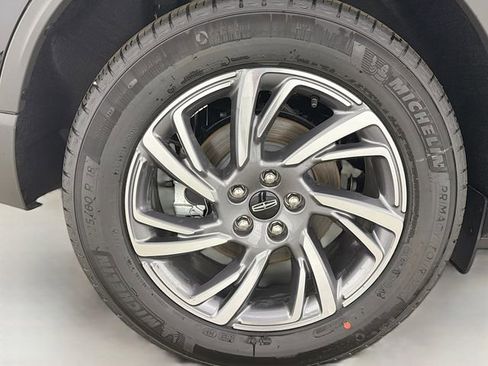 New 2026 Lincoln Corsair Premiere image 33