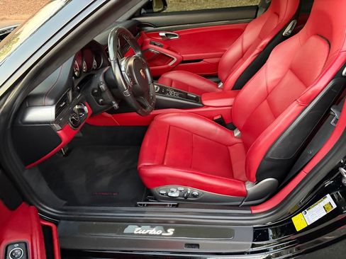Used 2015 Porsche 911 Turbo S image 24