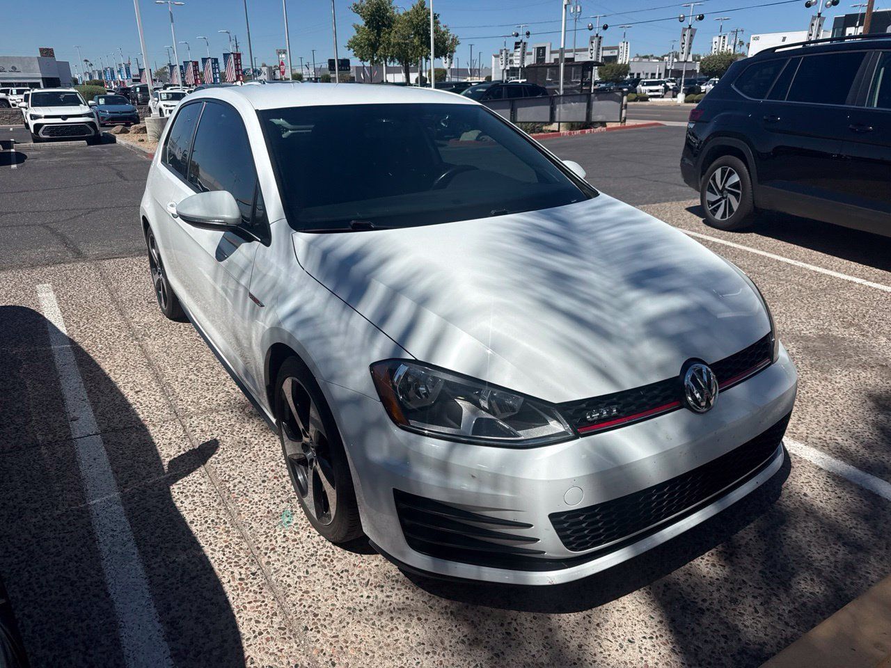 Used 2016 Volkswagen Golf 2-Door FWD image 10