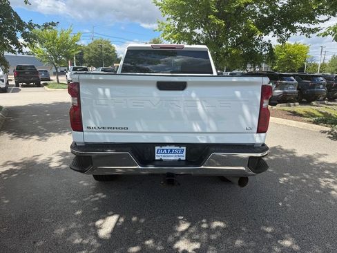Used 2023 Chevrolet Silverado 2500 LT w/ Convenience Package AWD/4WD image 4