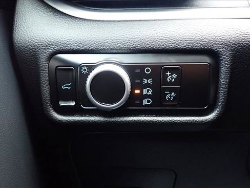 Used 2023 Ford Explorer XLT RWD image 25