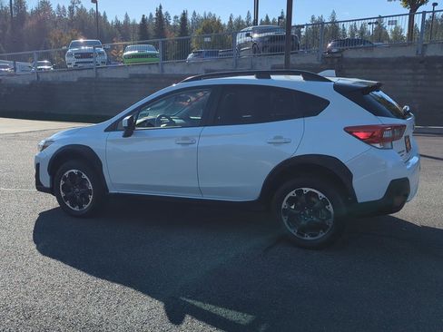 Used 2022 Subaru Crosstrek 2.0i Premium w/ Moonroof Package image 4