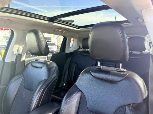 Used 2019 Jeep Compass Latitude w/ Popular Equipment Group AWD/4WD image 13