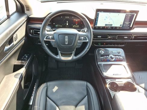 Used 2023 Lincoln Nautilus Reserve AWD/4WD image 2