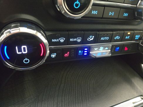 Used 2021 Ford F150 Platinum w/ Max Trailer Tow Package image 28