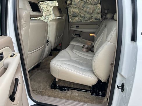 Used 2002 GMC Yukon XL 2500 SLT image 32