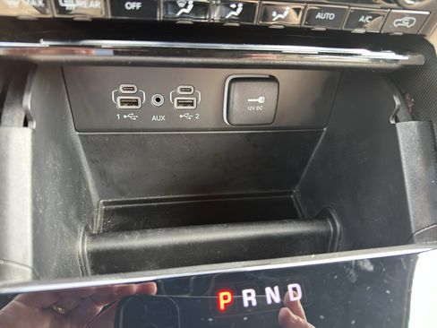Used 2025 Jeep Grand Cherokee Limited RWD image 19