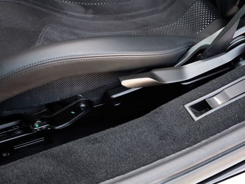 Used 2023 Ferrari F8 Tributo RWD image 25