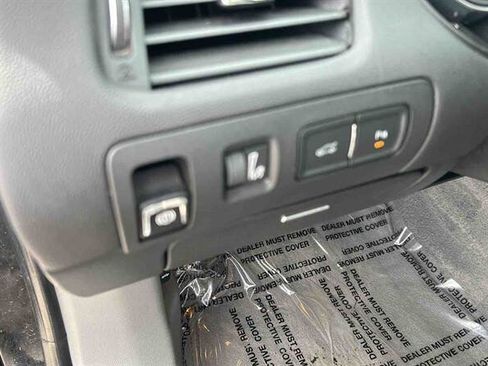 Used 2018 Chevrolet Impala Premier FWD image 14