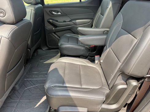 Used 2023 Chevrolet Traverse LT w/ LT Premium Package AWD/4WD image 52