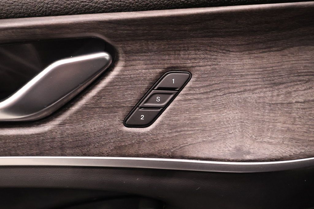 Used 2024 Jeep Grand Cherokee Limited AWD/4WD image 11