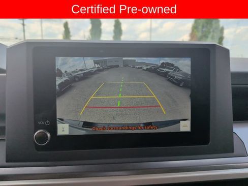Certified 2025 Toyota Tacoma SR5 AWD/4WD image 17