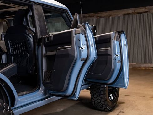 Used 2025 Ford Bronco Badlands image 32