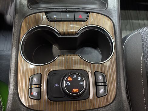 Used 2023 GMC Acadia SLE w/ Infotainment Package image 33