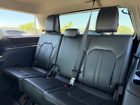 Used 2018 Ford Expedition Platinum AWD/4WD image 9