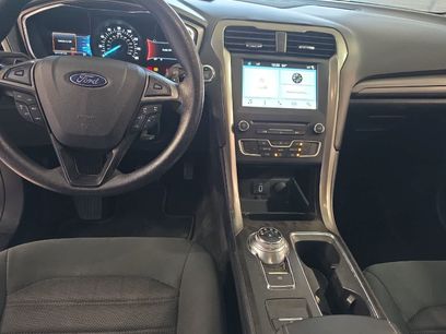 Used 2017 Ford Fusion SE w/ Fusion SE Technology Package
