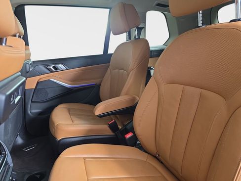 Used 2022 BMW X7 xDrive40i w/ Premium Package AWD/4WD image 18