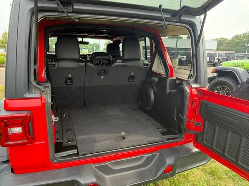 Certified 2021 Jeep Wrangler Unlimited Rubicon AWD/4WD image 18