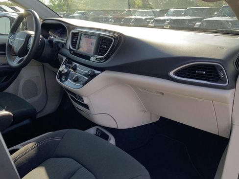 Used 2023 Chrysler Voyager LX FWD image 57