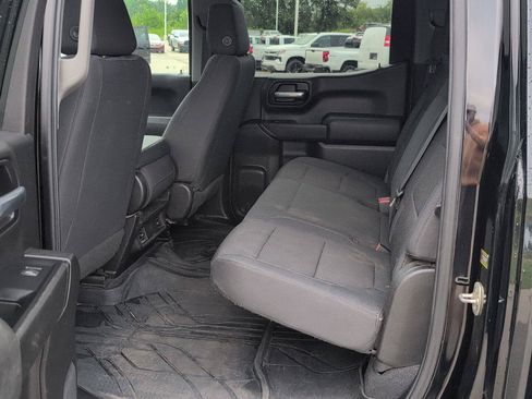 Used 2019 Chevrolet Silverado 1500 Custom w/ Custom Convenience Package AWD/4WD image 13