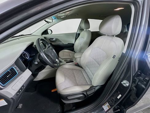 Used 2019 Kia Niro LX image 20