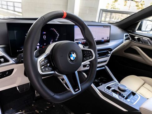 Used 2025 BMW M440i Convertible w/ Premium Package RWD image 18