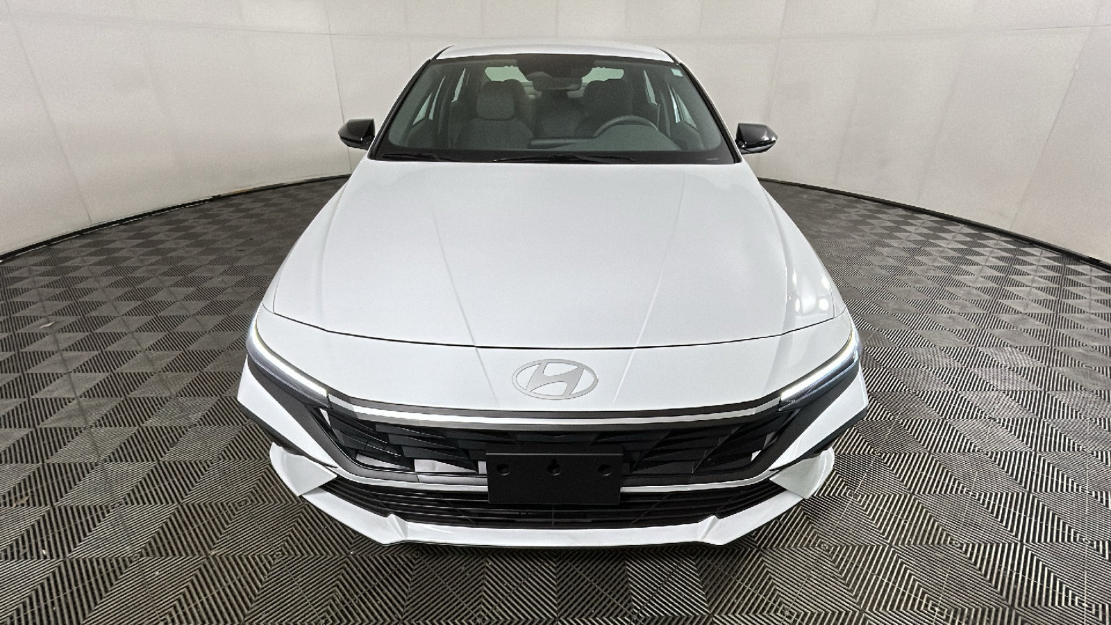 Used 2025 Hyundai Elantra Sport FWD image 9