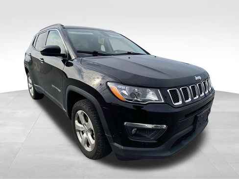 Used 2018 Jeep Compass Latitude w/ Popular Equipment Group AWD/4WD image 14