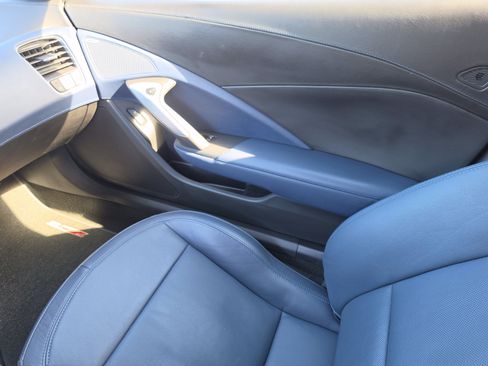 Used 2017 Chevrolet Corvette Z06 RWD image 18