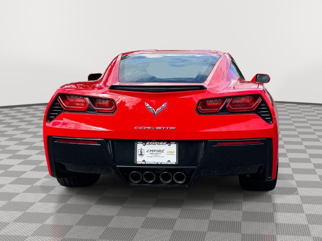 Used 2015 Chevrolet Corvette Stingray Coupe RWD image 5