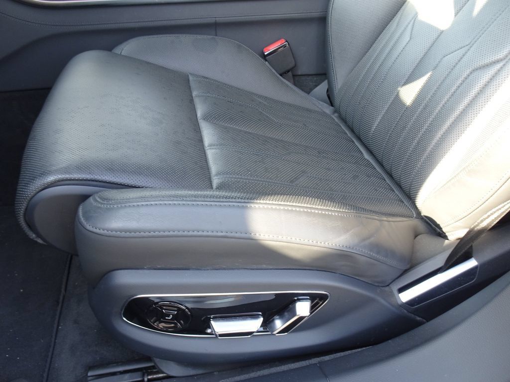 Used 2022 Audi A8 L 3.0T AWD/4WD image 10