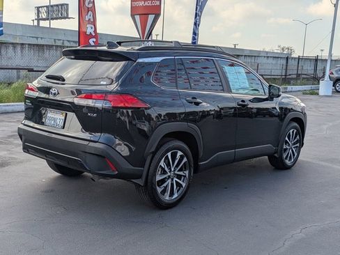 Used 2024 Toyota Corolla Cross XLE image 8