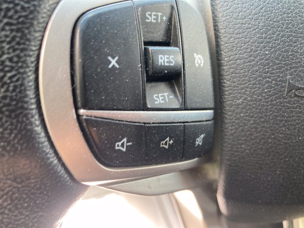 Used 2020 Ford Explorer XLT w/ Comfort Package AWD/4WD image 39