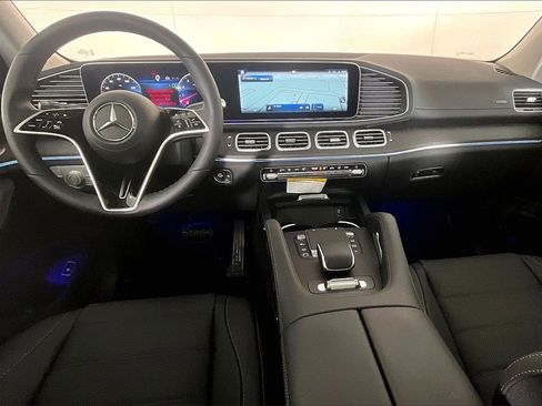 New 2026 Mercedes-Benz GLS 450 4MATIC image 5