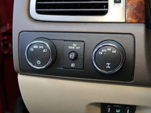 Used 2014 Chevrolet Suburban LTZ AWD/4WD image 23