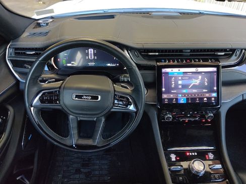 Used 2022 Jeep Grand Cherokee Overland w/ Advanced Protech Group III AWD/4WD image 22