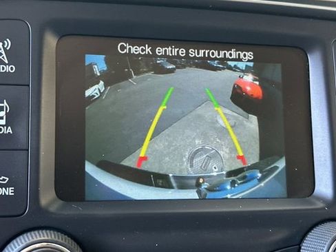 Used 2019 RAM 1500 Classic SLT AWD/4WD image 21