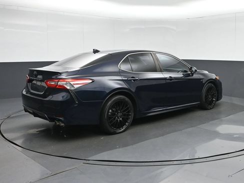 Used 2020 Toyota Camry SE w/ Convenience Package FWD image 7