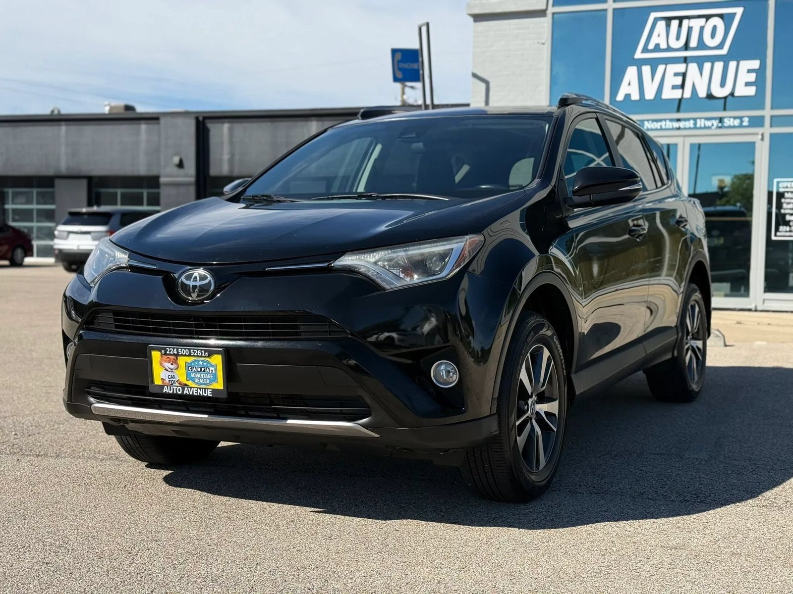 Used 2018 Toyota RAV4 XLE w/ Plus Extra Value Package FWD image 3