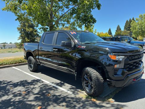 Used 2024 Chevrolet Silverado 1500 Custom Trail Boss AWD/4WD image 8
