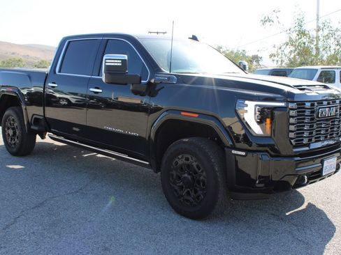 Used 2026 GMC Sierra 2500 Denali Ultimate w/ Max Trailering Package AWD/4WD image 3