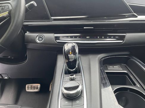 Used 2023 Cadillac Escalade V image 12