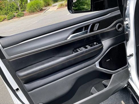 New 2026 Jeep Grand Wagoneer 4WD image 30