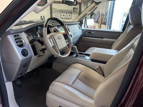 Used 2012 Ford Expedition Limited RWD image 17