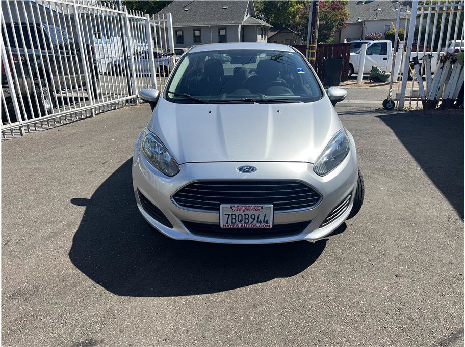 Used 2014 Ford Fiesta SE FWD image 2